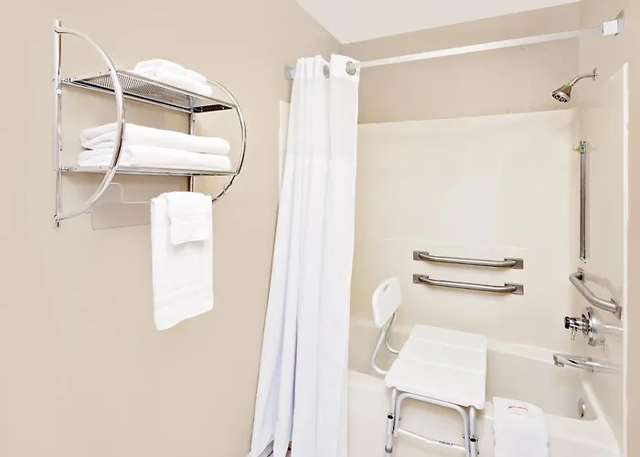 Courtyard & Suites Canton