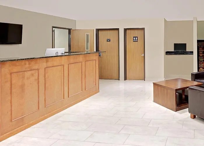 Courtyard & Suites Hotel 3*