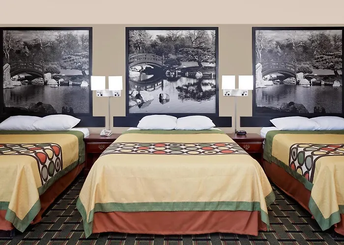 Courtyard & Suites Hotel
