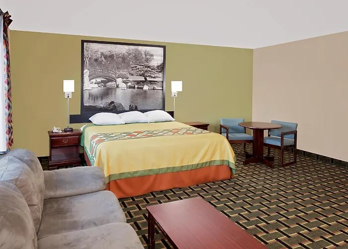 Courtyard & Suites Canton
